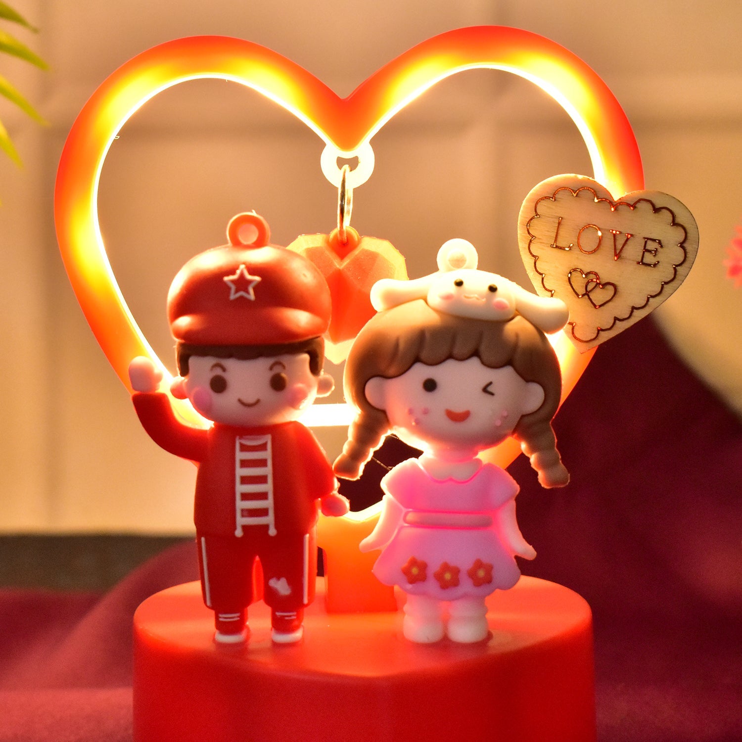 Cute Romantic Couple Love Showpiece with Heart Frame (1 Pc) Cute Romantic Couple Love Showpiece with Heart Frame (1 Pc)